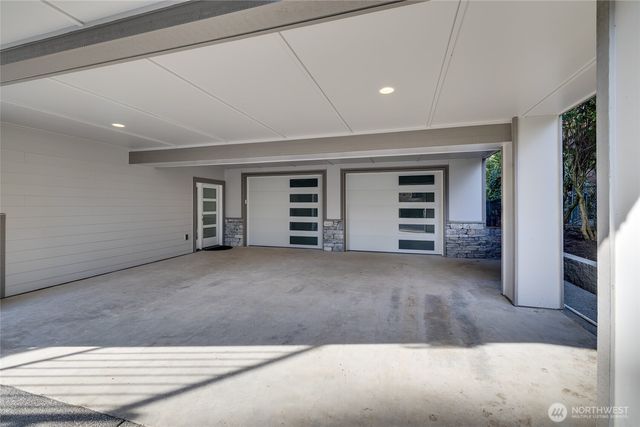 815 130th Avenue NE, Bellevue, WA 98005