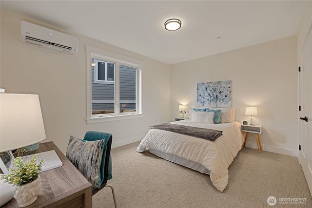 815 130th Avenue NE, Bellevue, WA 98005