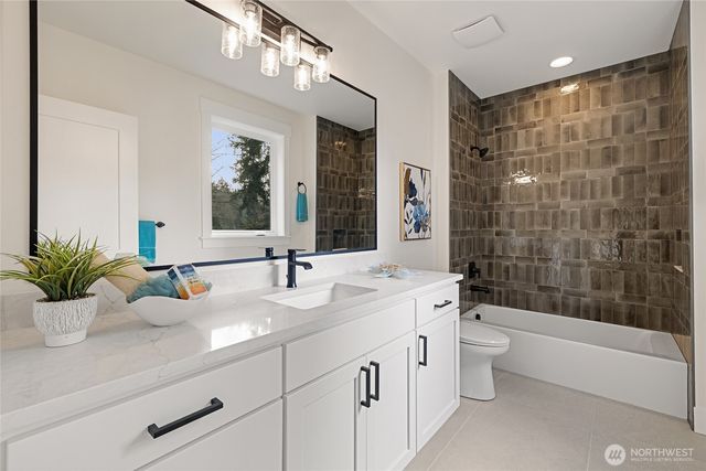 815 130th Avenue NE, Bellevue, WA 98005