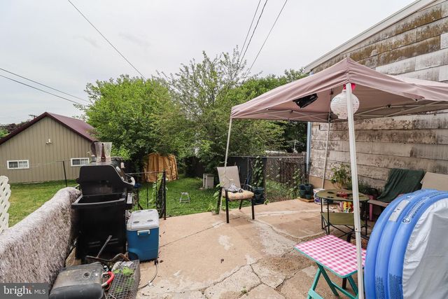 1058 E MARKET ST, York, PA 17403
