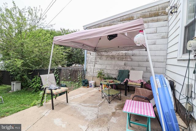 1058 E MARKET ST, York, PA 17403