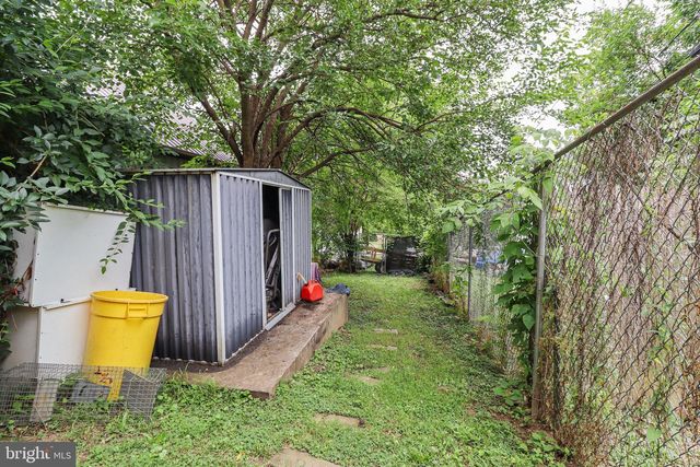 1058 E MARKET ST, York, PA 17403
