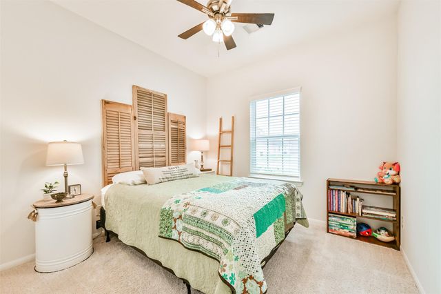 7407 Parkview Drive, Hitchcock, TX 77563