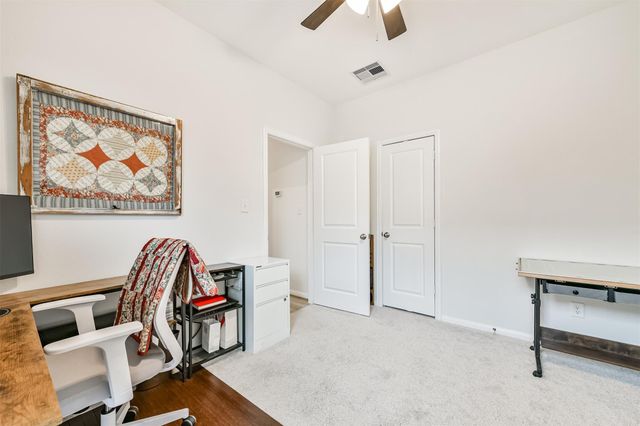 7407 Parkview Drive, Hitchcock, TX 77563