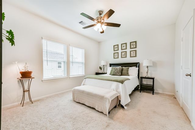 7407 Parkview Drive, Hitchcock, TX 77563