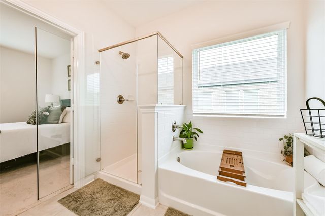 7407 Parkview Drive, Hitchcock, TX 77563