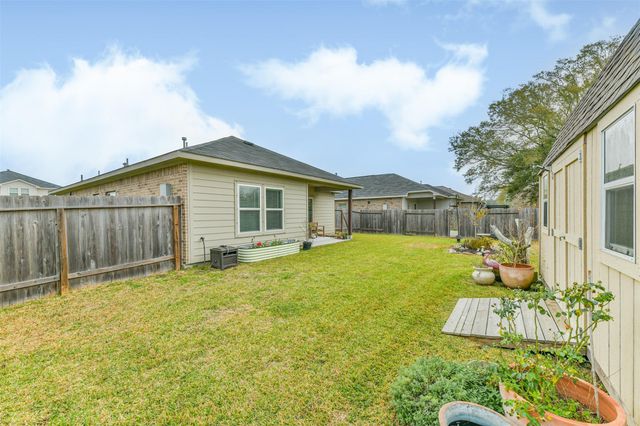 7407 Parkview Drive, Hitchcock, TX 77563