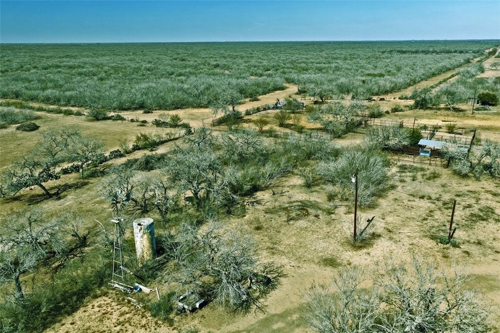 2104 CR 440, Alice, TX 78332