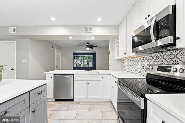 310 WOODSIDE CIR, Dresher, PA 19025