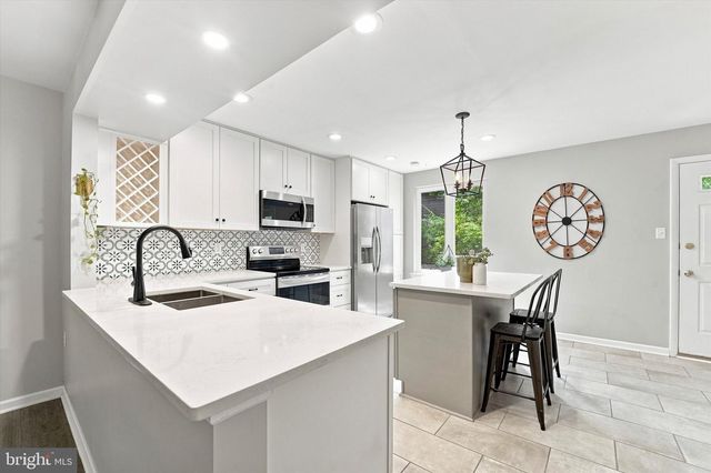 310 WOODSIDE CIR, Dresher, PA 19025