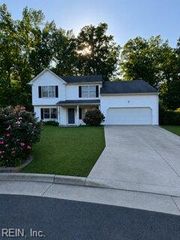 302 Arbor Bluff CV, Suffolk, VA 23434