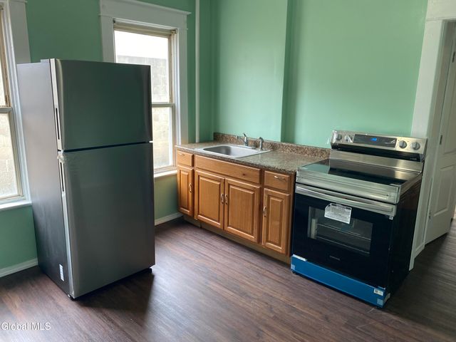 972-974 Main Avenue, Schenectady, NY 12303