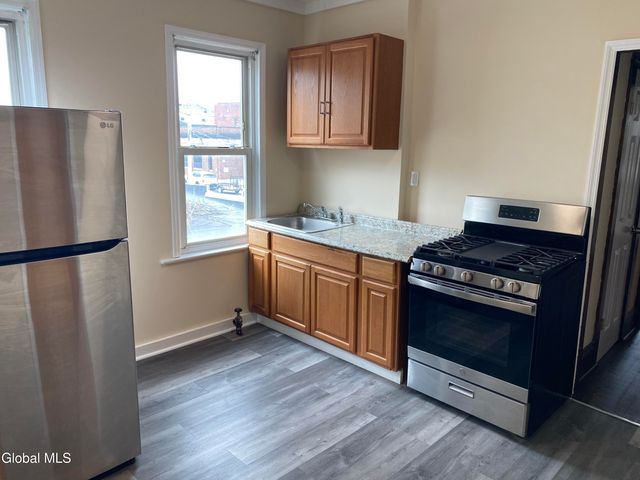 972-974 Main Avenue, Schenectady, NY 12303
