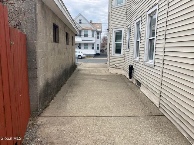972-974 Main Avenue, Schenectady, NY 12303