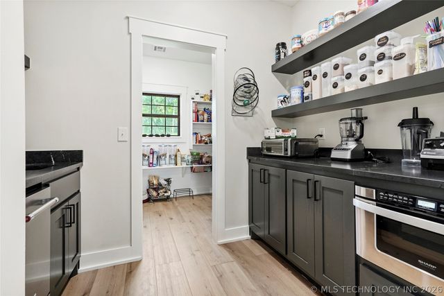 3800 E 482 Lane, Pryor, OK 74361