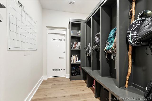 3800 E 482 Lane, Pryor, OK 74361