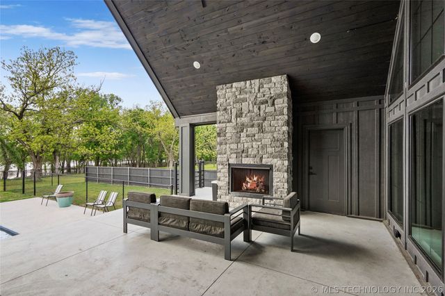 3800 E 482 Lane, Pryor, OK 74361