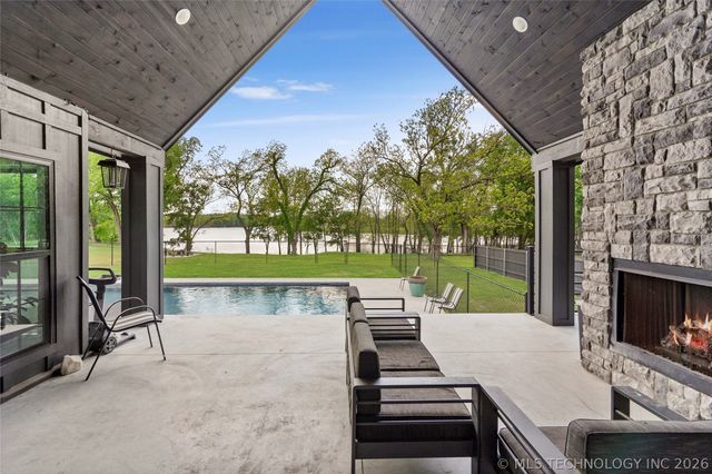 3800 E 482 Lane, Pryor, OK 74361