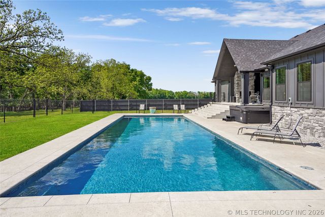 3800 E 482 Lane, Pryor, OK 74361