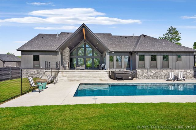 3800 E 482 Lane, Pryor, OK 74361