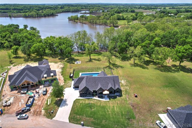 3800 E 482 Lane, Pryor, OK 74361