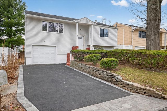 15 Lindsay Street, Huntington, NY 11743
