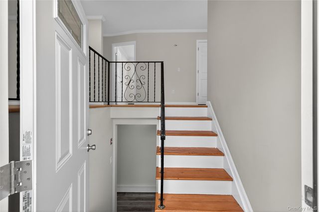 15 Lindsay Street, Huntington, NY 11743