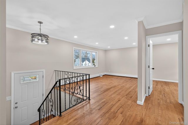 15 Lindsay Street, Huntington, NY 11743