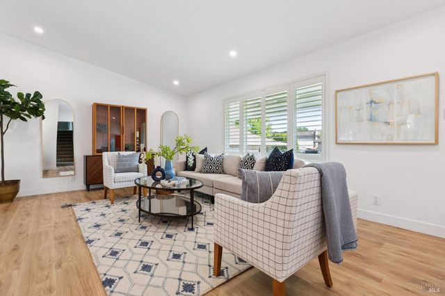 3355 Twin Oaks Dr, Napa, CA 94558