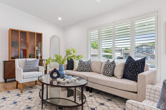 3355 Twin Oaks Dr, Napa, CA 94558