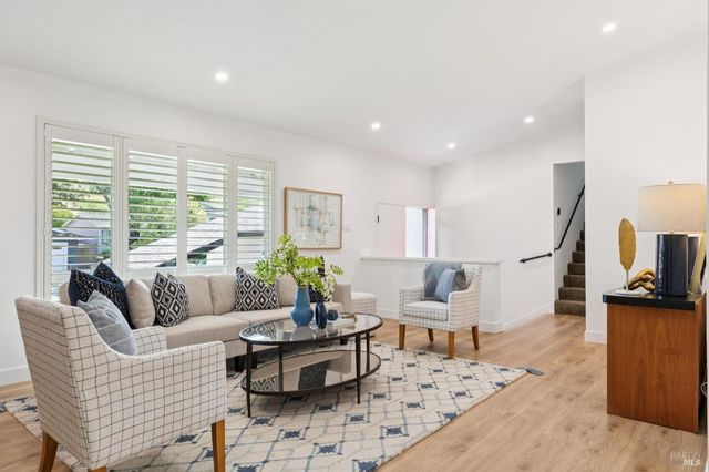 3355 Twin Oaks Dr, Napa, CA 94558