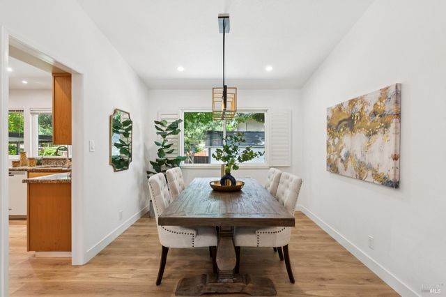 3355 Twin Oaks Dr, Napa, CA 94558