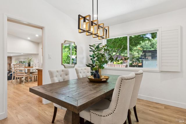 3355 Twin Oaks Dr, Napa, CA 94558