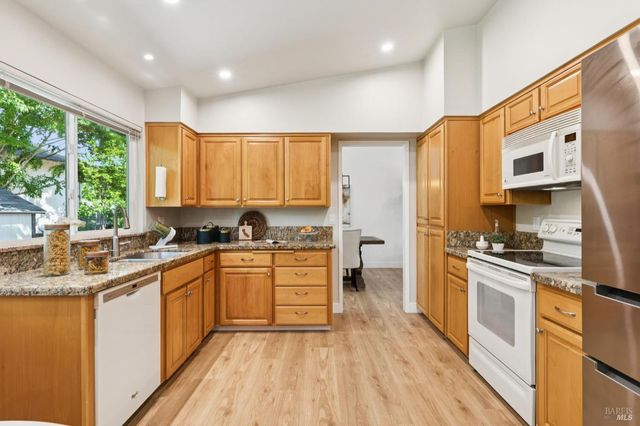 3355 Twin Oaks Dr, Napa, CA 94558