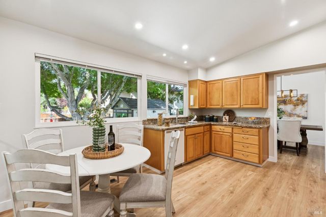 3355 Twin Oaks Dr, Napa, CA 94558