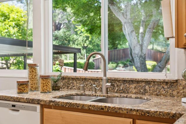 3355 Twin Oaks Dr, Napa, CA 94558