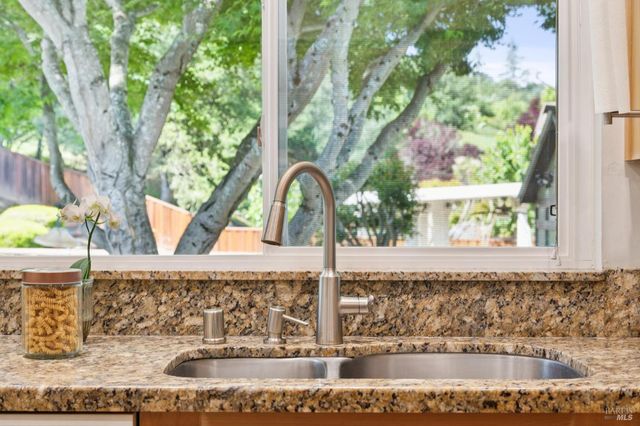 3355 Twin Oaks Dr, Napa, CA 94558