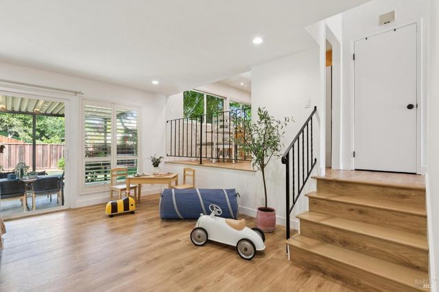 3355 Twin Oaks Dr, Napa, CA 94558