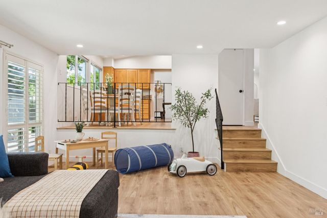 3355 Twin Oaks Dr, Napa, CA 94558