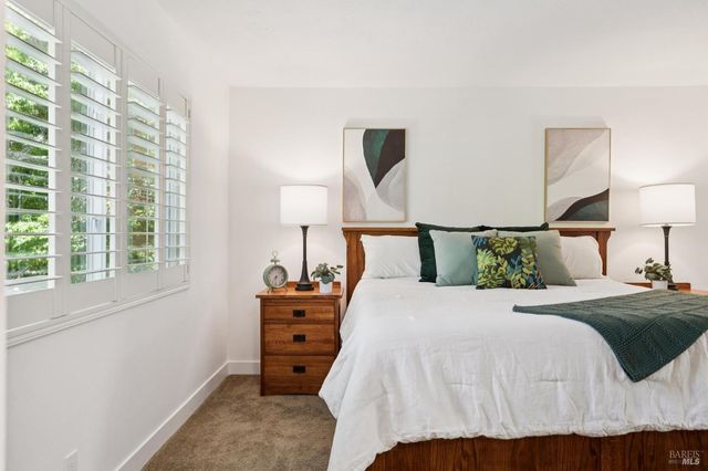 3355 Twin Oaks Dr, Napa, CA 94558