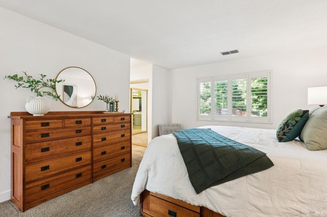 3355 Twin Oaks Dr, Napa, CA 94558