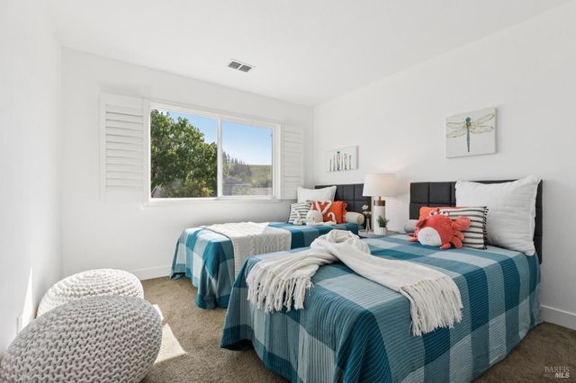 3355 Twin Oaks Dr, Napa, CA 94558