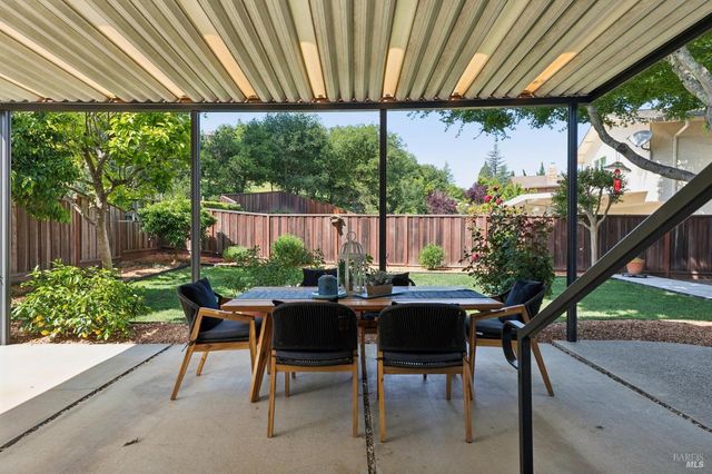 3355 Twin Oaks Dr, Napa, CA 94558