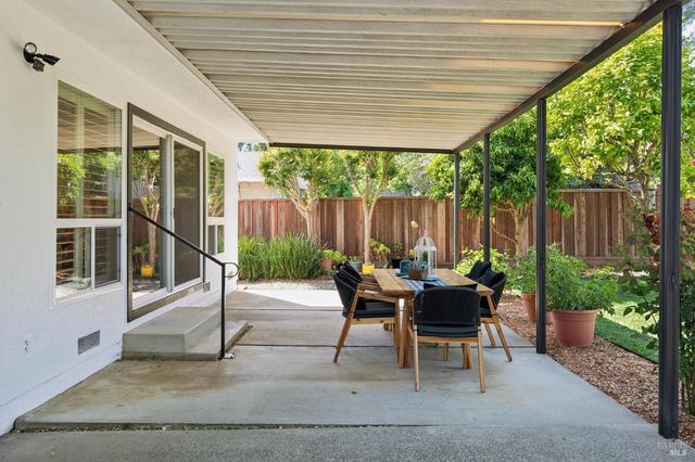 3355 Twin Oaks Dr, Napa, CA 94558