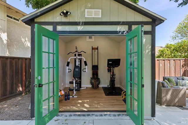 3355 Twin Oaks Dr, Napa, CA 94558