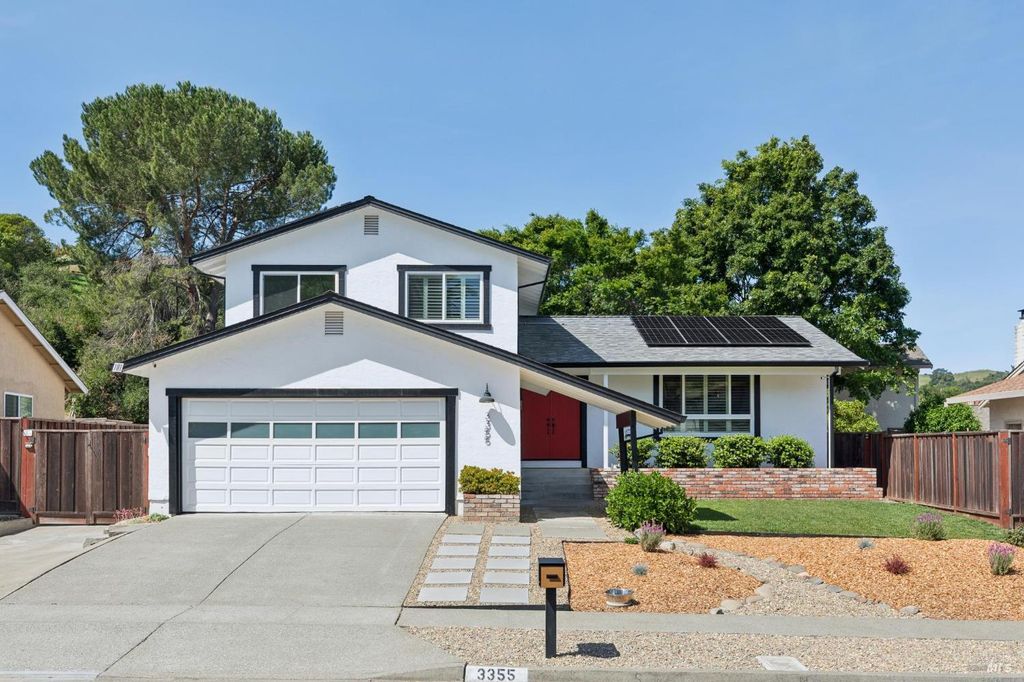 3355 Twin Oaks Dr, Napa, CA 94558