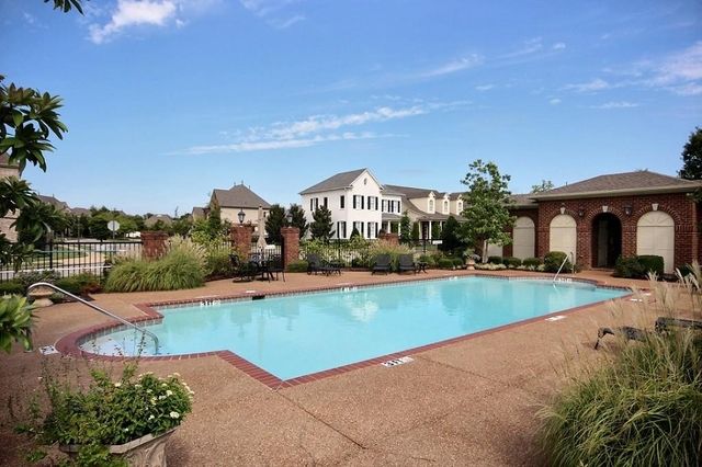 2069 STANDING ROCK DR, Collierville, TN 38017