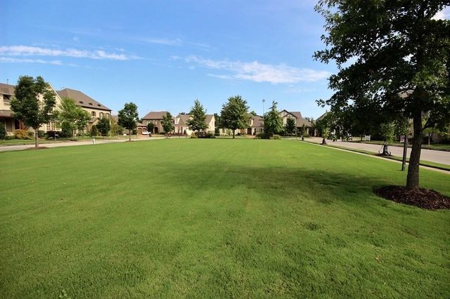 2069 STANDING ROCK DR, Collierville, TN 38017