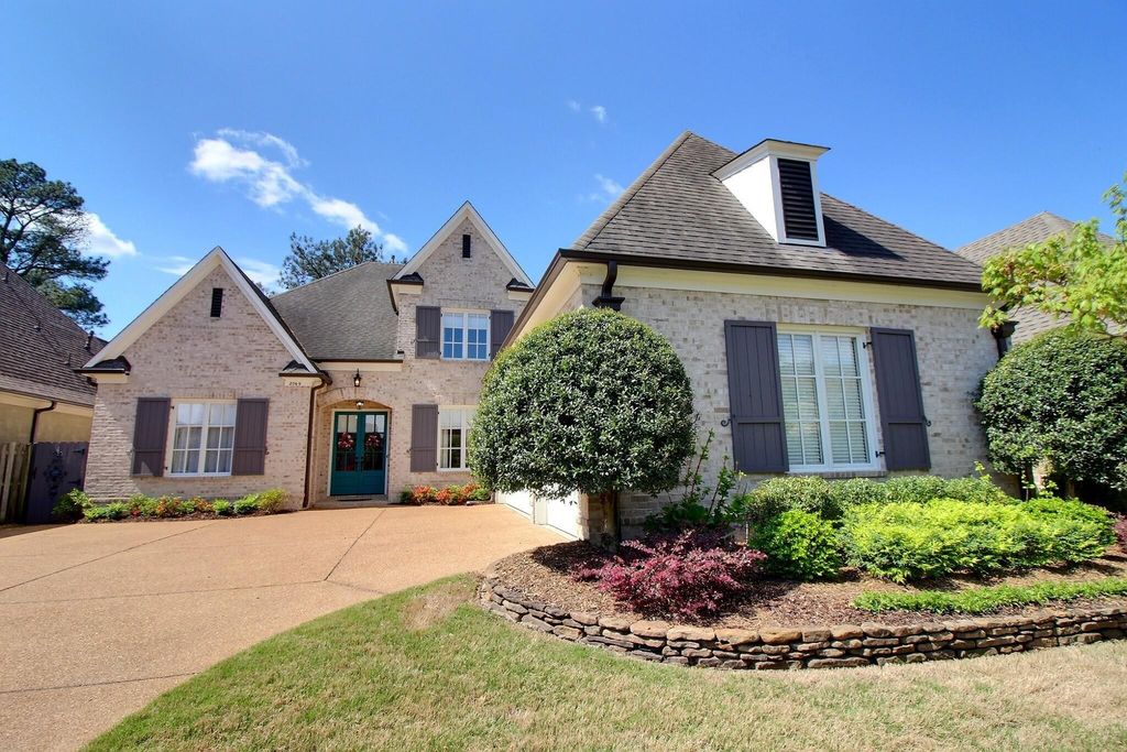 2069 STANDING ROCK DR, Collierville, TN 38017