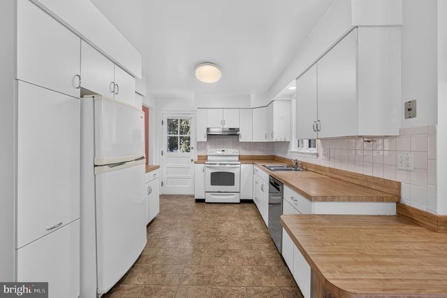 3106 HEARTHSTONE RD, Ellicott City, MD 21042